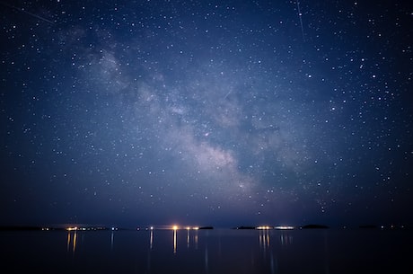 夜泊秦淮近酒家